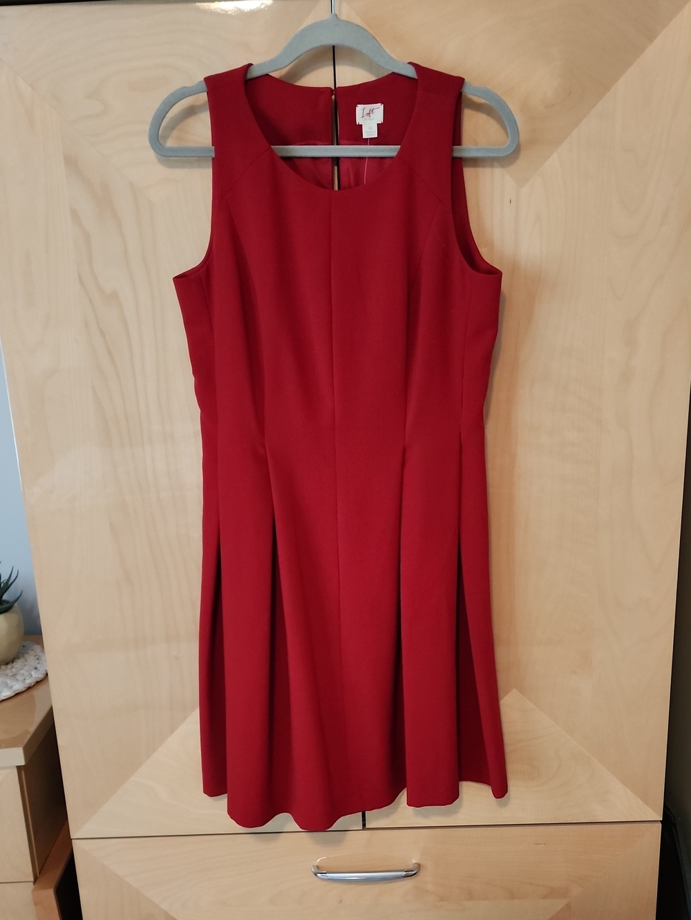 Loft Classic Pleated Dress Sz 10